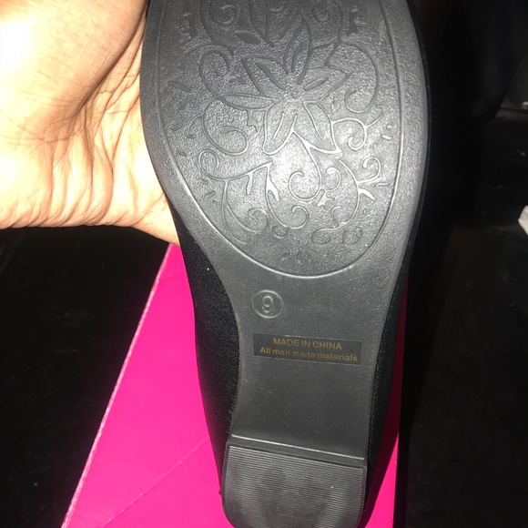 Shoes - Picture 3 of 3